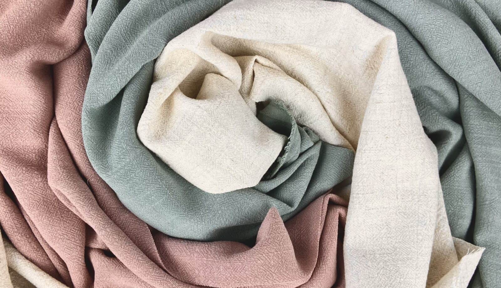 Len z wiskozą – stylowy materiał na letnie stylizacje