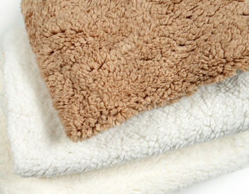 Polar sherpa (baranek) – miękka tkanina na bluzy i koce