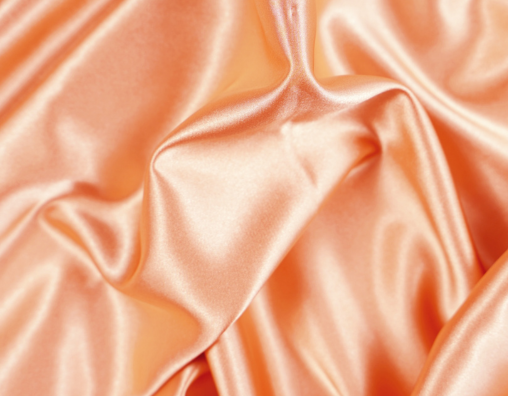 Satyna na sukienki z lycrą – elastyczna tkanina na wieczorowe stylizacje